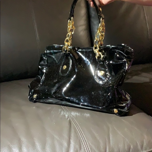 Gorgeous black shiny CC Skye bag - Picture 4 of 5